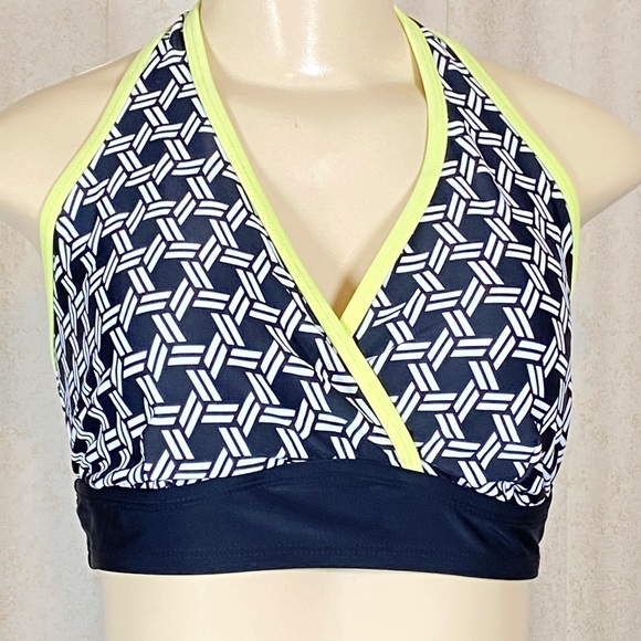Go By Gossip Black And White Geometric Halter Top - Picture 3 of 4